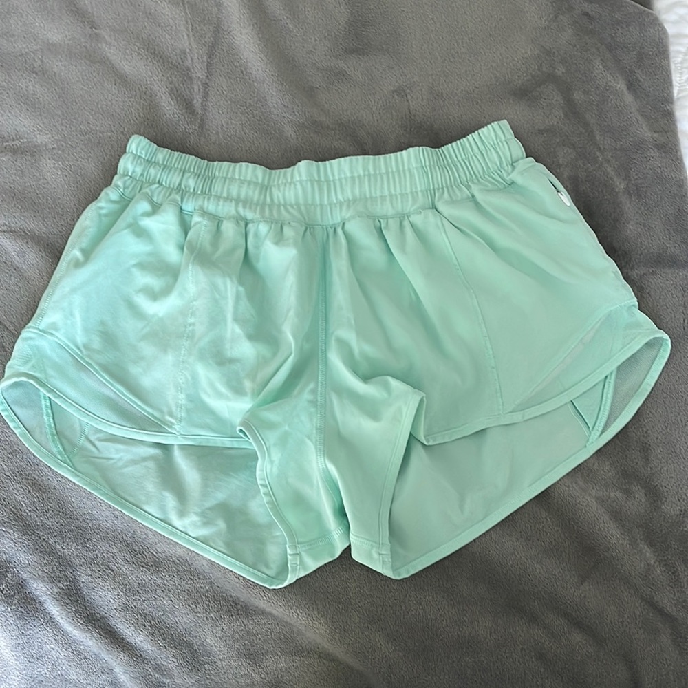 Lululemon Hotty Hot 2.5 short